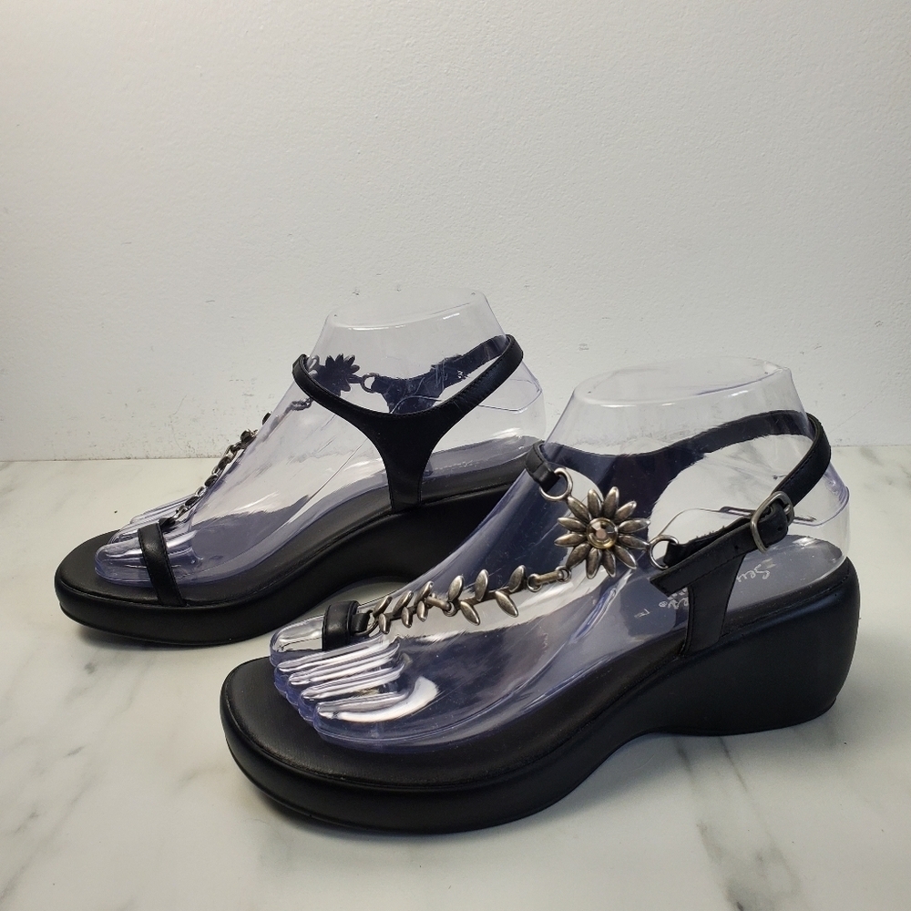 Seychelles Dayzee Leather Wedge Sandals Metal Daisy Flower Chain
